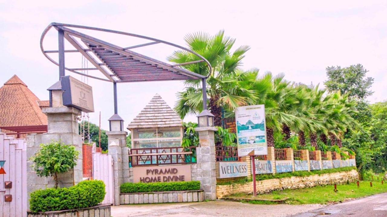 Pyramid Home Divine - A Wellness Resort Dehradun Exteriör bild