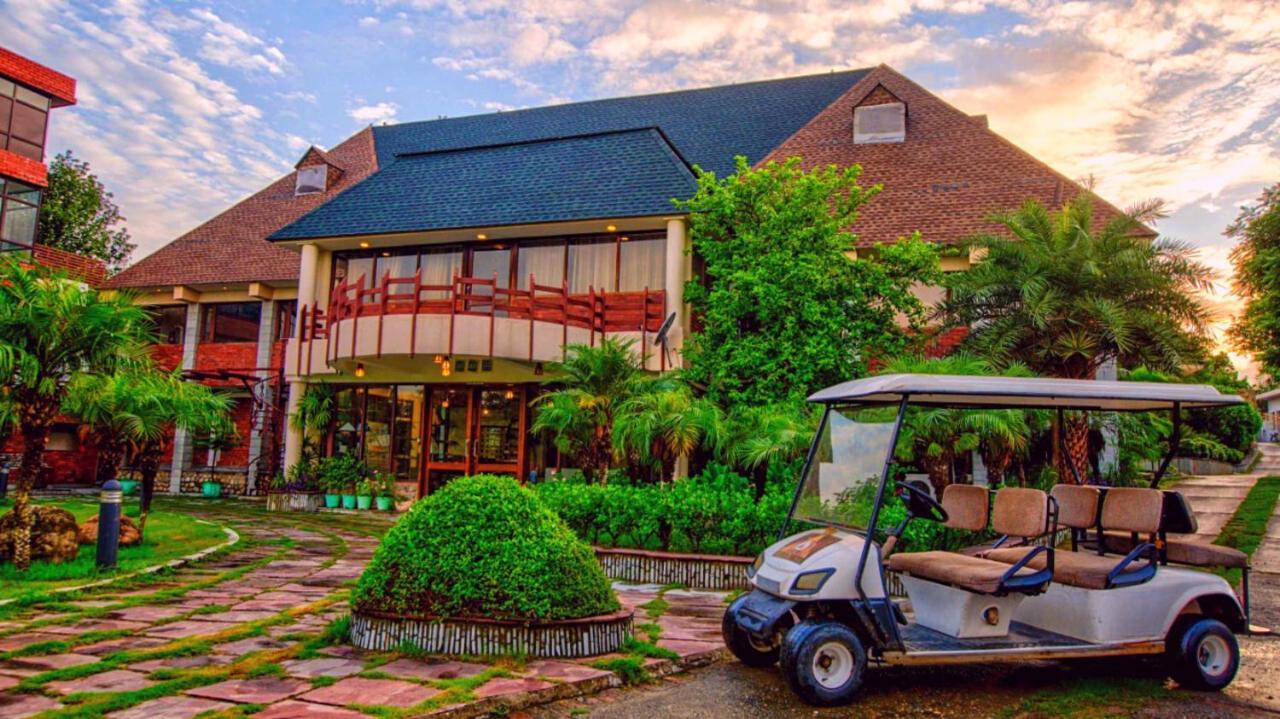 Pyramid Home Divine - A Wellness Resort Dehradun Exteriör bild